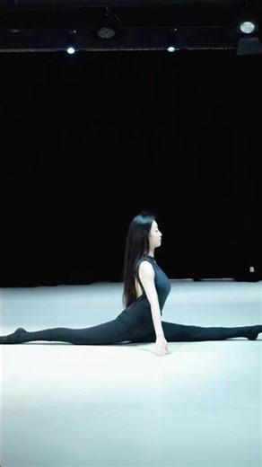 Charming Villain's Dance: Master Basic Moves in Black Style