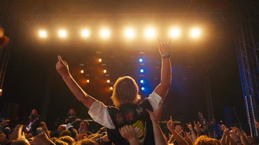 43K views · 596 reactions | TONS OF ROCK 2025 - DAG 4/4 VEL GJENNOMFØRT  Tusen takk for i år! Hvem gleder seg allerede til neste sommer!? Meld deg på Early Bird-salget da vel  tonsofrock.no/news/earlybird Musikk: Arachno - Enraged  | Tons Of Rock | Facebook