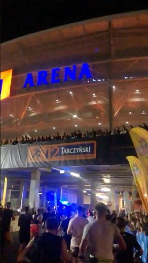 12 Tarczyński Nocny Półmaraton Wrocław 2026 - Wbiegnięcie na metę #półmaraton #Wrocław #tarczyński