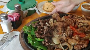 🎉 GRAN ESPECIAL DE DOMINGO 🎉 🇮🇹"LA BANDERA ARADOS"🇺🇸 1/2 lb de FAJITA, 1/2 lb de MOLLEJAS y 1/2 lb de TRIPITAS con 2 frijoles charros, 2 ordenes de tortillas y 2 refrecos de la fuente por solo $21.99 solo hoy Domingo de 8am a 5pm!!! 956-651-8338 📞📲 | Los Arados Restaurant Mcallen