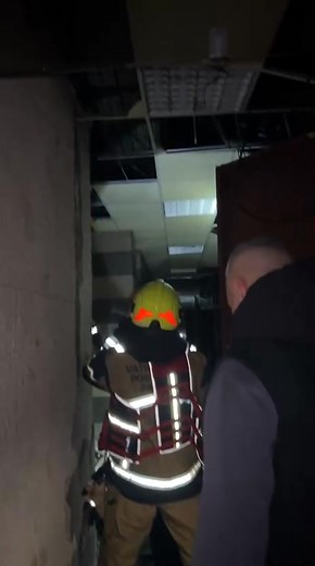 Ušli smo u zgradu Vjesnika: Pogledajte kako izgleda nakon što je gorjela cijelu noć i jutro. | N1 Hrvatska