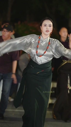 Yangjin, elegant Tibetan dance beauty
