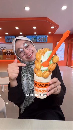 Konten Kreator BATAM on Instagram: "Promo Khusus November : Diskon 50% untuk pembelian kedua Menu minuman yang lagi promo ✅ Coconut Milk Series - Mango Coconut milk 22K - Coconut latte 18K ✅ Peach Oolong Series - Peach water melon 16K - Peach berry smoothies 16K - Peach berry fusion 16K - Peach bloom tea 16K Untuk menu andalan wajib dicoba : - Egg Waffle Mix Ice Cream 24K - Ice Cream Cone 8K Mumpung lagi ada PROMO joom kesini gengs ✅ IG : @bingxue_cahayagarden ⏰ Open : 10.00-22.00 WIB 📍 Alamat 