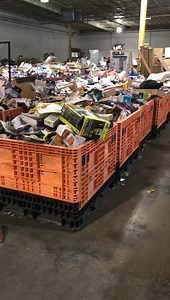 67 reactions · 22 shares | Check out this giant pallet sale! These giant pallets start at $299!.....insane.. let’s go! | SaleSumo LLC | Facebook