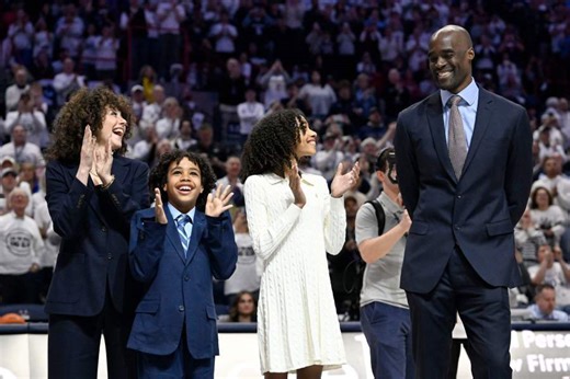 UConn retires Emeka Okafor’s No. 50 jersey