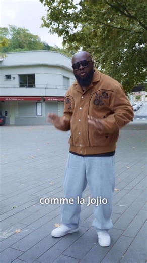 Mes ♥️ ou rien, je viens par ce titre « La Jojio » qui est une reconnaissance à mon ami, mon ingé, mon directeur artistique, célébrer l’amitié, la vraie, celle qui élève 🙌🫶 Alors si tu as un « La Jojio » dans ta vie, n’hésite pas à l’identifier, ça lui fera plaisir! Le titre « la Jojio » comme mon E.P « Ening (Récidive) » est disponible partout sur les plateformes et sur Youtube 🔥🔥 Parlez moi en commentaire #papanamelo #bestofthebestofthemélodie | Sinto Pap