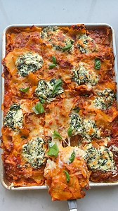 RECIPE: https://feelgoodfoodie.net/recipe/layerless-lasagna/ This lasagna has no layers! It’s made in a sheet pan and I’m all about this shortcut way to one of my favorite foods! | Feel Good Foodie