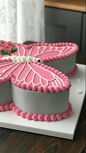 39K views · 1.3K reactions | “Flutterveil of Rosy Whimsy Cake曆”—a tender tribute to transformation, celebration, and the delicate joy of flight. #cake #cakedecorating #baking #christmasseason #holidayseason #gifts #familylove | Rechartcake | Facebook