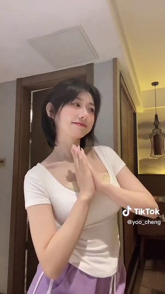 Trending Douyin Video of Beautiful Girl | Cute Moments Captured