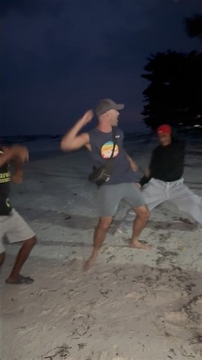 American learns Filipino Budots dance in the Philippines 🇵🇭 #filipino #philippines