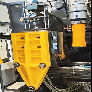 [Hot Item] Injection Stretch Blow Molding Bottle Making Equipment