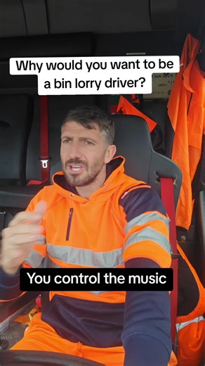 Why would you want to be a bin lorry driver? #binday #bintok #simplerrecycling #Binformation #bindustry