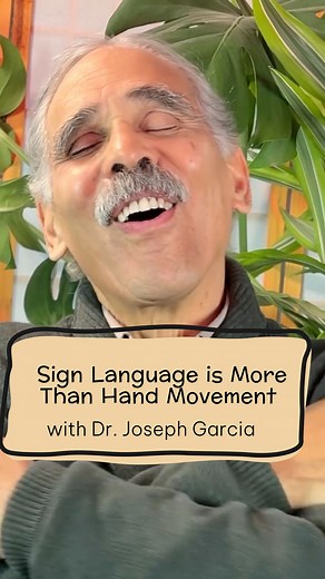 ✨ Sign language is so much more than hand movements. Just like spoken language isn’t only about the lips or tongue, signing isn’t only about the hands — they’re simply the tools. The heart of sign language lives in eye contact, facial expression, and body movement. That’s where meaning and emotion truly come alive. 🤟💛 And babies pick up on all of it. When you sign MILK to a baby, they’re not only seeing a gesture — they’re connecting it with the taste, the comfort, the warmth of being held. Yo