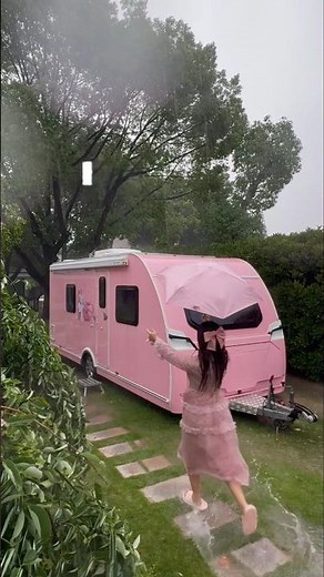 She Failed the Exam and Was Thrown Out in the Rain… But What She Did Next Was Inspiring!