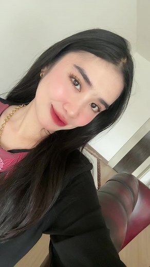 Casual Home Setting with Relaxed Atmosphere