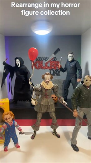 Rearrange in my horror figure collection ￼