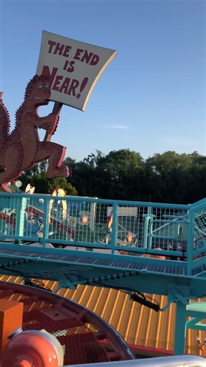 Happy Friday! Enjoy a flashback on the old Primeval Whirl rollercoaster at Disney’s Animal Kingdom! It wasn’t the best ride, but we always had a lot of laughs on it. #happyfriday #flashbackfriday #primevalwhirl #seewdw | See WDW