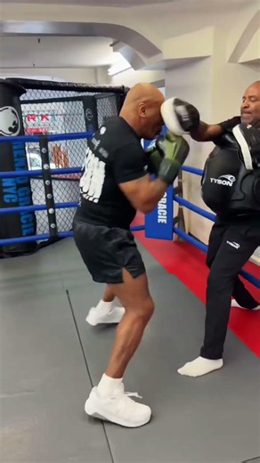 🔥 Boxing Legends Couldn't Believe What Mike Tyson Did #boxing #miketyson#ironmike#fightprep#mma#ufc