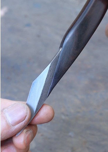 How to Turn an Old File into a Beautiful Dagger