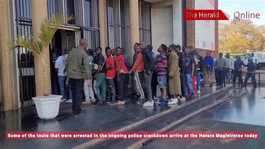 Some of the touts that were arrested in the ongoing police crackdown arrived at the Harare Magistrates today. 📹: Lee Maidza | The Herald-Zimbabwe