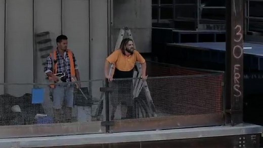 Aussie tradies yell empowering statements