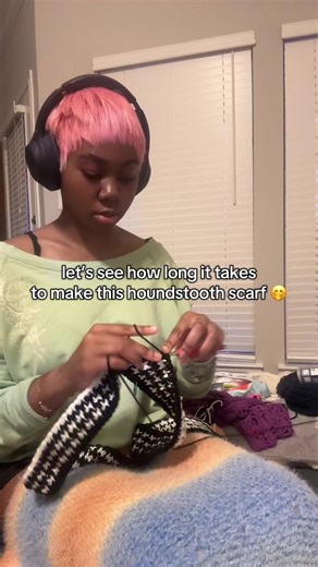 another video from the drafts !! made this cute houndstooth scarf for my friends birthday present and it’s super cute !!! 😛 - - pattern followed is by @Daniela 🍋 - - - - - - - - - - - - - - - - #fyp #crochetersoftiktok #crochettok #draft #crochetscarf