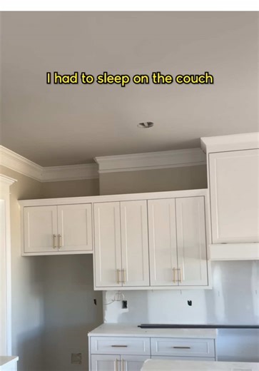 Ceiling Cabinets or Not: Making Tough Home Building Decisions