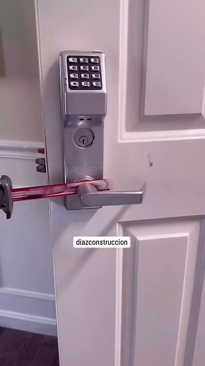 How to fix holes with bondo #facebookpost #facebookviral #facebookreelsviral #facebookvideo #tips | Diazconstruccion