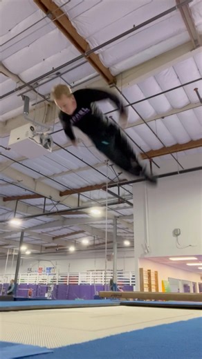 FRONTFLIP 1.5 TWIST TO BACKFLIP DOUBLE FULL TWIST Gymnast Training Trampoline Circus Fitness