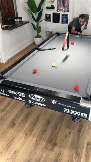 This one from Steve Markle - Professional Pool Player has us questioning the laws of physics 🧐 | Viking Cues