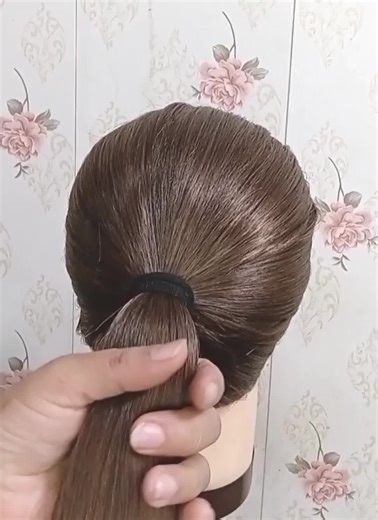 Simple Steps for an Easy Hair Bun