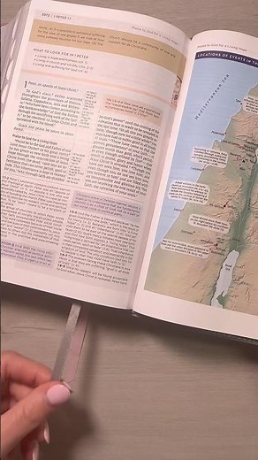 🤍📖This NIV Application Bible is definitely helpful when studying the Bible! #howtostudythebible
