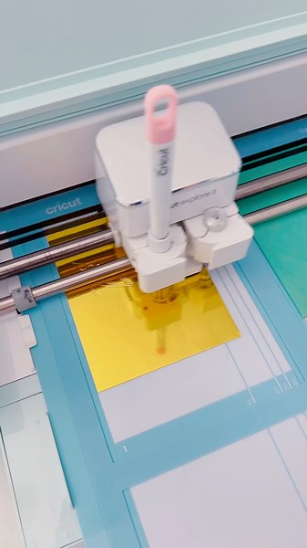 218K views · 1K reactions | Have you tried debossing with your Cricut yet? It's a great way to add details! | Michelle's Party Plan-It by Michelle Stewart | Facebook