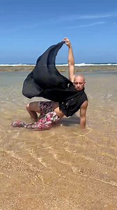 12M views · 375K reactions | Best Beach Fashion Brands Poses ✨️ | Julio Janpierre | Facebook