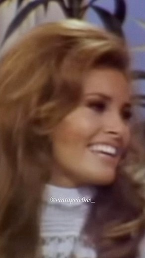 Vintage Icons on Instagram: "Raquel Welch’s thoughts on being a sex symbol on The Tonight Show with Johnny Carson, 1968 #raquelwelch #tonightshow #johnnycarson #qualitywigs #brigittebardot #cinema #icon #onemillionyearsbc #raquelwelchwigs #film #sexsymbol #fantasticvoyage #myrabreckinridge #raquel #raquelwelchwigsonline #rachelwelchwigspartner #raquelwelchbeautyicon #raquelwelchhollywoodstyle #rachelwelchsignaturewigs #movie #reneofpariswigs #wig #vintageic0ns_ #iconic #beauty"