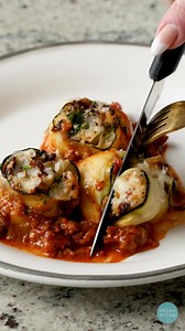 Day 27 #RichaVeganuary2025 Challenge! 🏆 These Zucchini rolls are like lasagna roll ups, filled with delicious herbed sun-dried tomato 🍅 tofu ricotta , all nestled in a pan with bubbly tomato ragu. Zucchini is the perfect pasta 🍝 substitute for a lighter, veggie-packed meal!😍Recipes in the comments #veganrecipes #lowcarbrecipes #veganuary | Vegan Richa