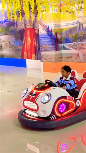 Ngedrift mobil merah putih gokart bumper muter-muter seru