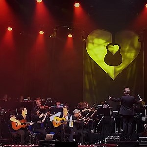 1.6K reactions · 79 shares | "Das wird das emotionalste und größte Konzert unserer Karriere!"  Die Gitarren-Virtuosen von Café del Mundo bringen die Arena-Sensation des Jahres am 15.11.25 nach Mannheim. Sei dabei wenn Flamenco, Pop & Klassik zu einem einzigartigen Sound verschmilzt. ✨ Jetzt Ticket sichern! | Cafedelmundomusic | Facebook