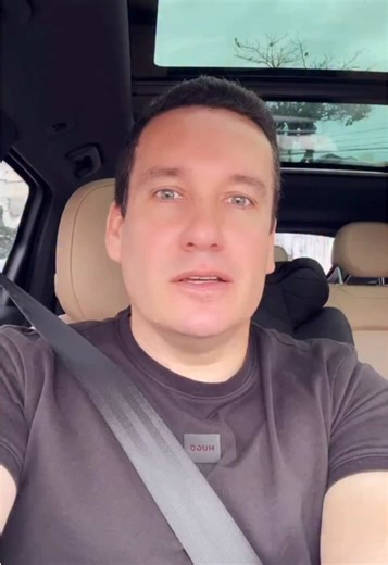 O sentimento de ganhar algo de alguém de coração é o mesmo sentido pelo doador ao ver a felicidade no rosto do ganhador. Eu ficava muito feliz quando ganhava alguma coisa na rua, dinheiro ou lanches, hoje tenho o mesmo sentimento ao doar. #bora ajudar. #foryou #fyp #foryoupage #fypシ