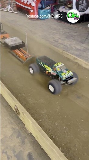 BIG powerful RC truck pulling the heavy sled at the Nationals