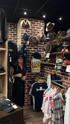 ❗️SALUT L’ÉQUIPE❗️ Arrivage Stetson chez Mens Gisors !! 😁 . Tu cherchez un look bien affirmé et de la belle came ??? Ça se passe chez MEN’S. . #stetson #mensgisors #LookCowboy #cowboy #Western