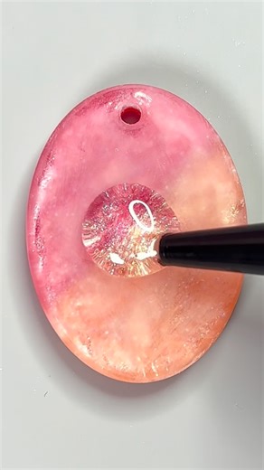 Pearl Drop Studio on Instagram: "May your 2026 be as bright as this dazzling pearlescent charm 💖 #uvresin #reels #satisfying #fyp #newyear"