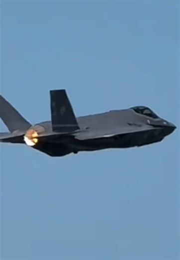 Explore the USAF Fighter Aircraft and Pilots