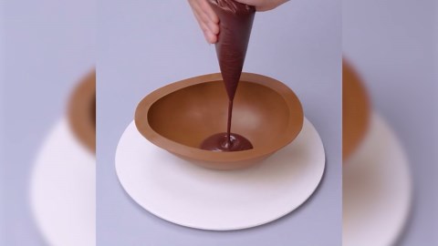 Candy apple chocolate cake & truffle heart bowl