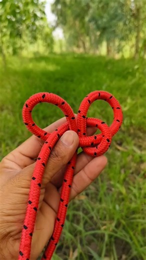 How to tie a bundle in just a seconds #hacks #knot #knotting #short