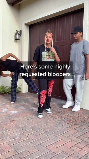 Bloopers Reel: Behind the Scenes Fun with Analisse World