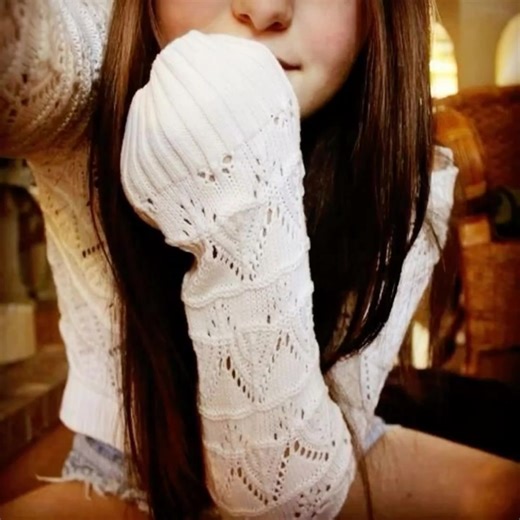 lately i’ve been feeling so sad when it comes to editing, i’m starting to hate my own account. #foryoupage #thevampirediaries #autumn #2000s #elenagilbert