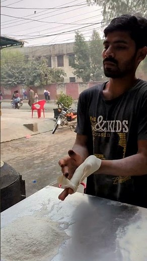 Rumali Roti Making On Ulta Tawa | Street Style Chapati & Phulka Roti | Pakistani Food | QN Vlog