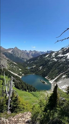 Sent it on one of Washington's most beautiful hikes yesterday = Maple Pass Loop in the North