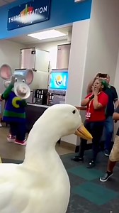 886K views · 2.6K reactions | Chuck E Cheese Drops the Cake! What would you do? 廉 | seducktive | Facebook